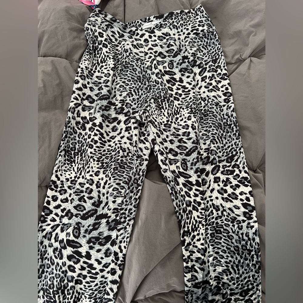 BY EGREIS | Egi Leggings Size Scrunch Butt Size L